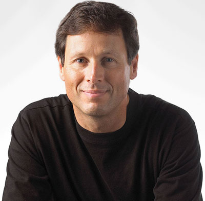 Peter Bowerman and 9 other top authors share tips to help grow a freelance writing business.